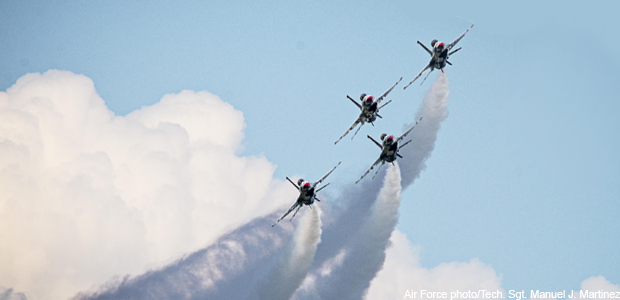 Thunderbirds’ Thunder Diamond formation (U.S. Air Force photo/Tech. Sgt. Manuel J. Martinez)